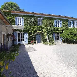 Centre De Bien-etre Et Ses D'hote Villeneuve-de-Rivière